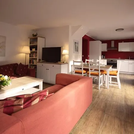 Heckenrose Holiday home Goehren-Lebbin